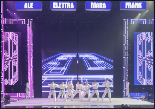 이탈리아 갓 탤런트에서 태권도 공연을 하고 있다