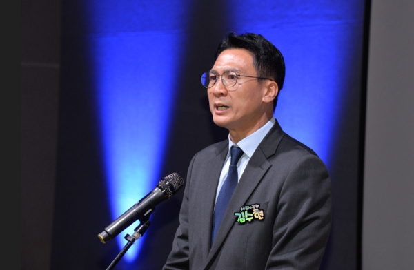 인사하는 더불어민주당 세종시당 김수현 혁신위원장