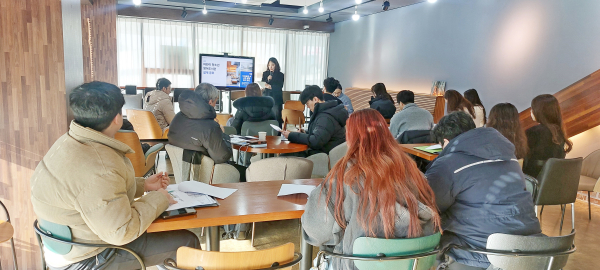 (가칭) 충남중 어린이·청소년 영어도서관 설계공모 현장설명회 모습