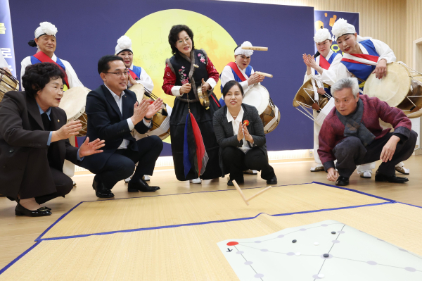 동구문화원 정월대보름 전통민속놀이 한마당 (윷놀이 모습)