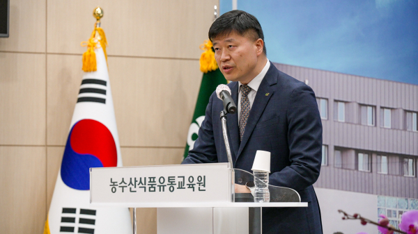 개강 축사와 함께 교육생들을 격려하는 오창준 원장