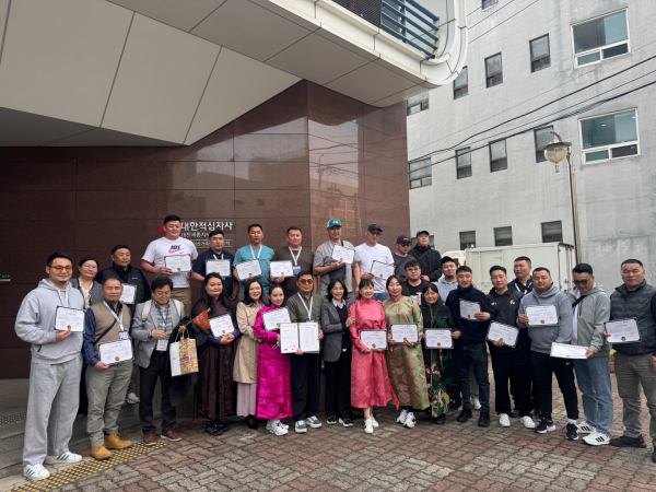 몽골 바가노르 석탄광산 임직원을 대상으로 대전 건강검진 프로그램을 유치하고 1차 방문단 한국 방문 모습