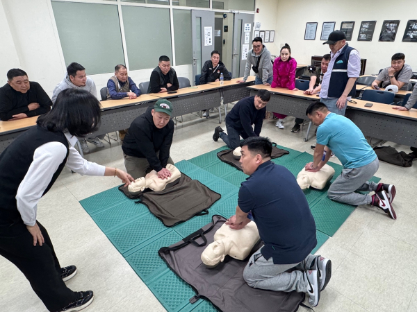 몽골 바가노르 석탄광산 임직원을 대상으로 대전 건강검진 프로그램을 유치하고 1차 방문단 한국 방문 모습