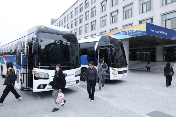 출퇴근 버스 모습