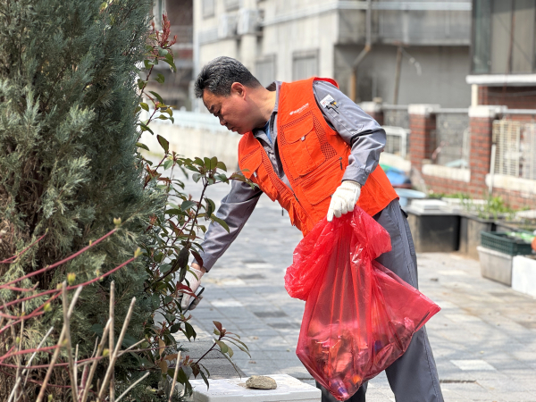 대전공장 인근 ‘클린워크 ON(溫) 나눔’ 봉사활동 모습
