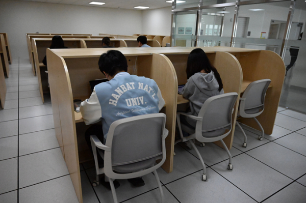 세종공동캠퍼스 학술문화지원센터 개별 열람실