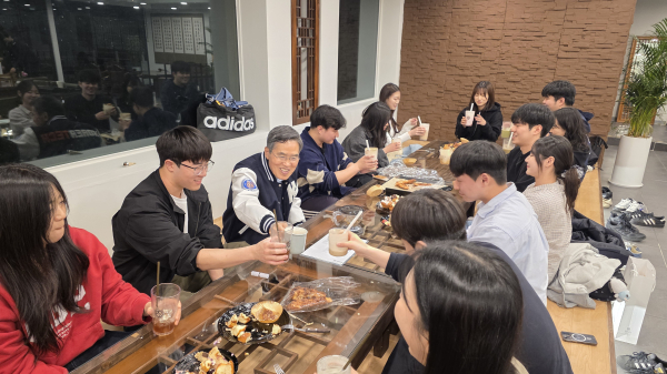 유길상 총장, 미래융합학부 소속 신입생 82명과 간담회 개최 모습