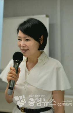 변규리시낭송아카데미 원장(대전시낭송예술인협회 회장)