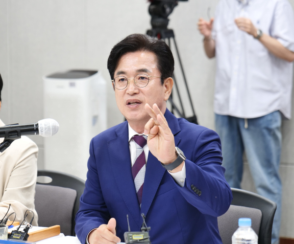 허태정 대전시장 당선인이 9일 민선9기 대전시장직 인수위 첫 전체회의에서 모두발언을 하고 있다.