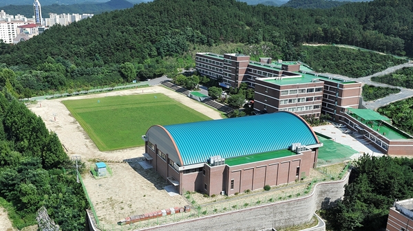 동방고등학교 전경