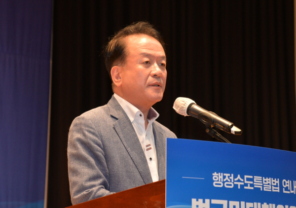 연대사 하는 이강진 더불어민주당 세종시당위원장<br>